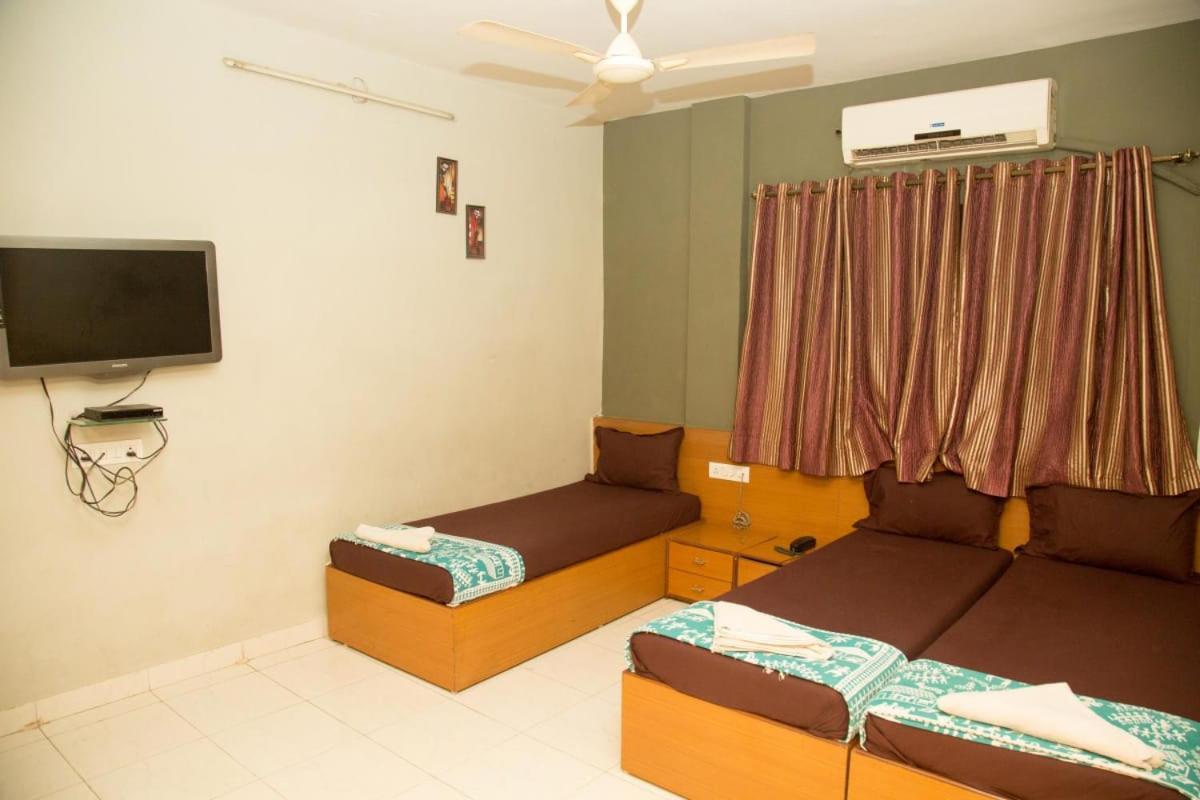 Srujan Sarai Service Apartment Мумбай Екстериор снимка